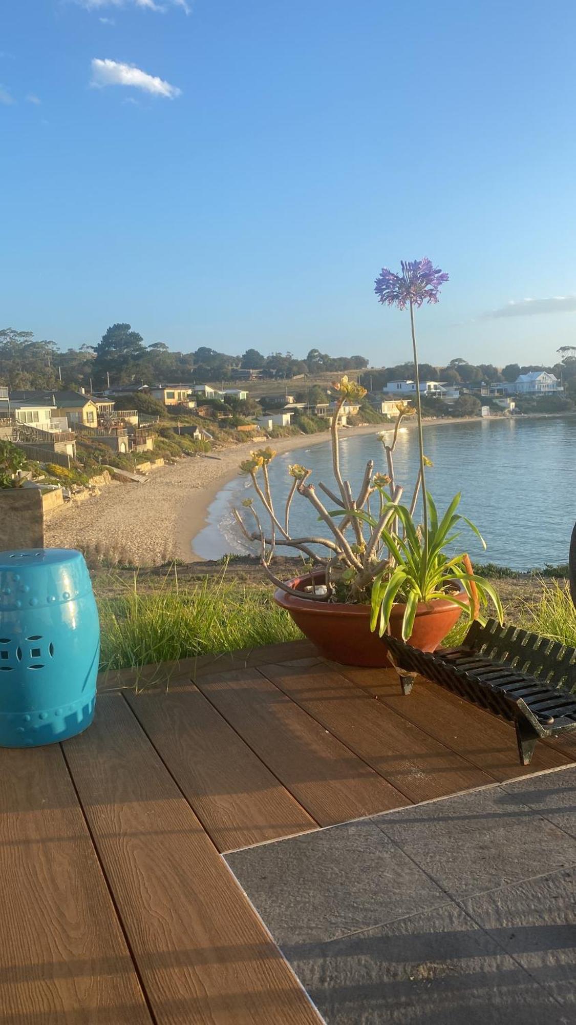 Beach buoy South Arm Exterior foto